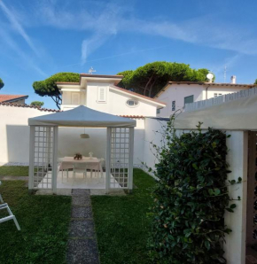 MINZONI94 - TwoBedroom+Garden, Lido Di Camaiore